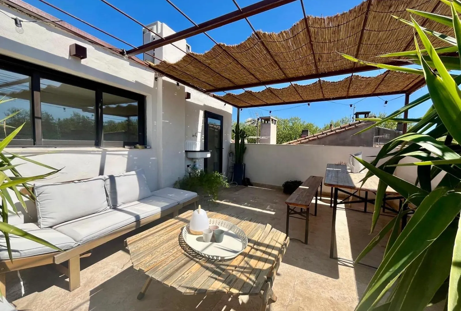 Maison Nomade, Clim - Terrasse contacts