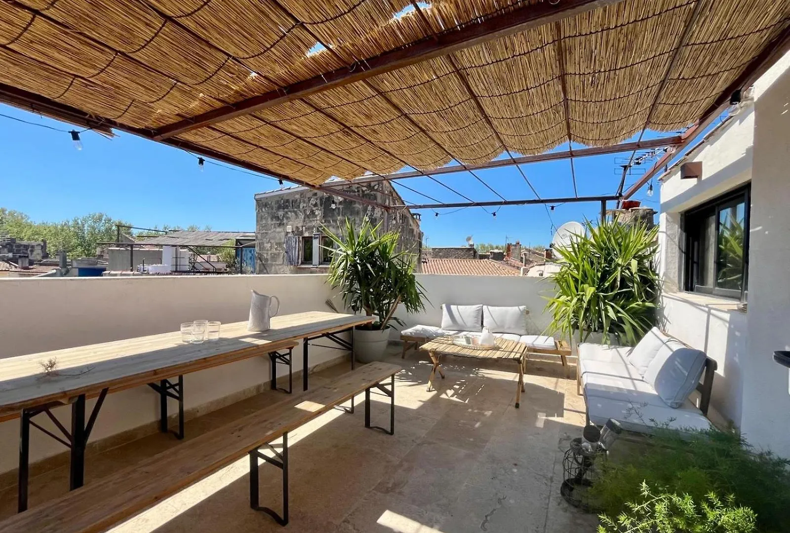 Maison Nomade, Clim - Terrasse Arles 0*,